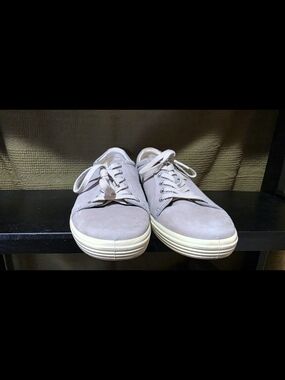 Ecco Women's Light Gray Lace-Up Sneakers